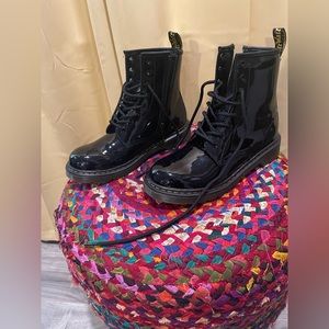 Dr. Martens 1460 8-Eye Patent Boot | Big Kid | Black | Size 5